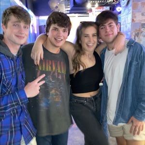 Meet your Posher, Maxwell